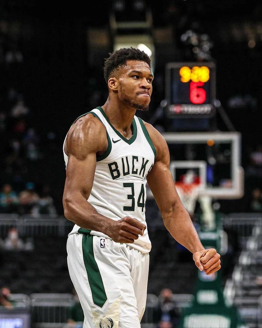 前场篮板 前场篮板